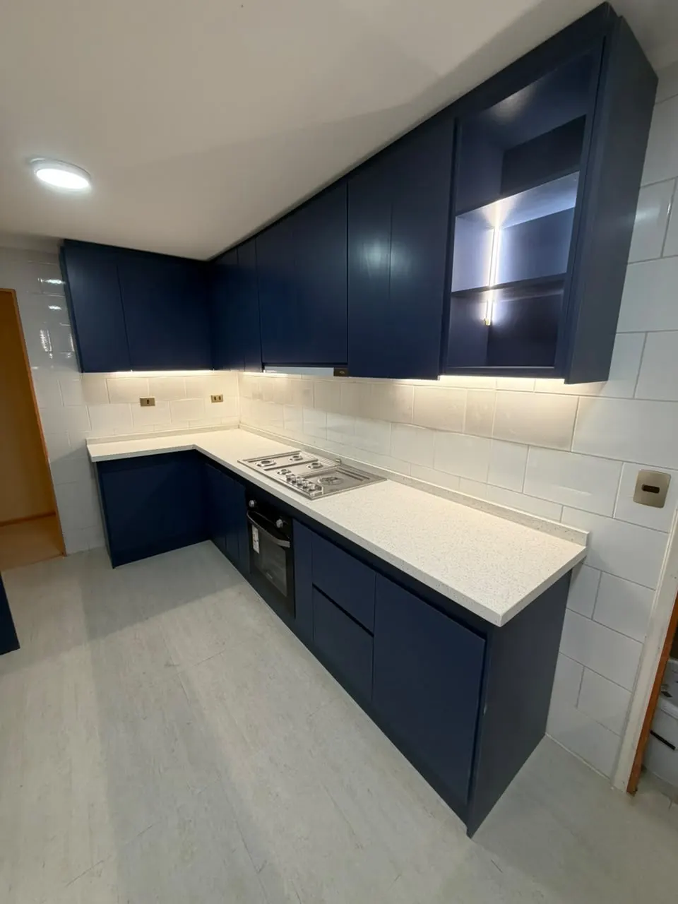 Cocina azul marino